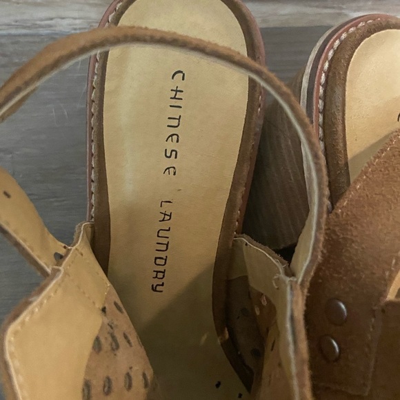 Chinese Laundry EUC Carnival Sling Back Shooties perforated suede size 8.5 - Picture 6 of 6